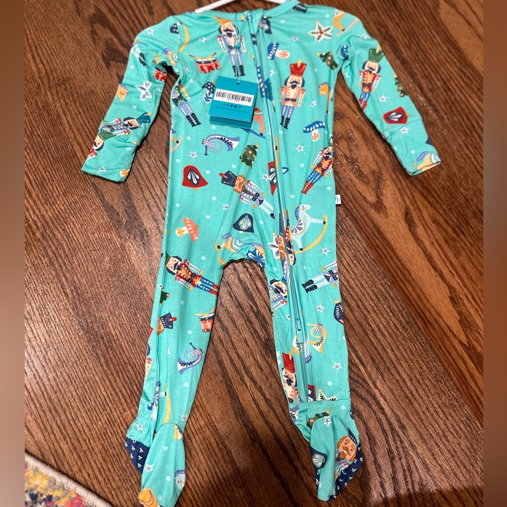 NEW Posh Peanut onsie holiday themed 6-9 months
